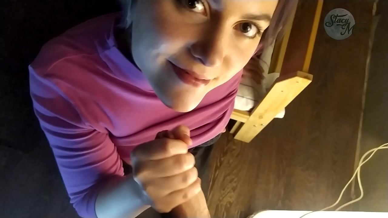 Porn dachaigh àbhaisteach Ruiseanach le cuilbheart dick agus gulp math domhainn