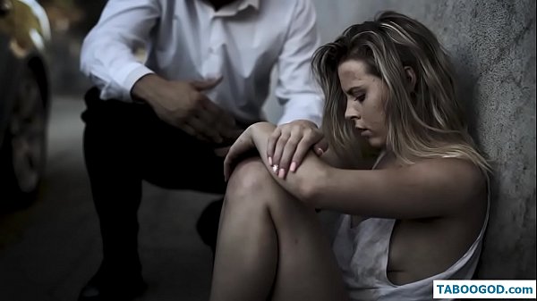 Sgeulachdan Kinky: nighean deugaire gun dachaigh